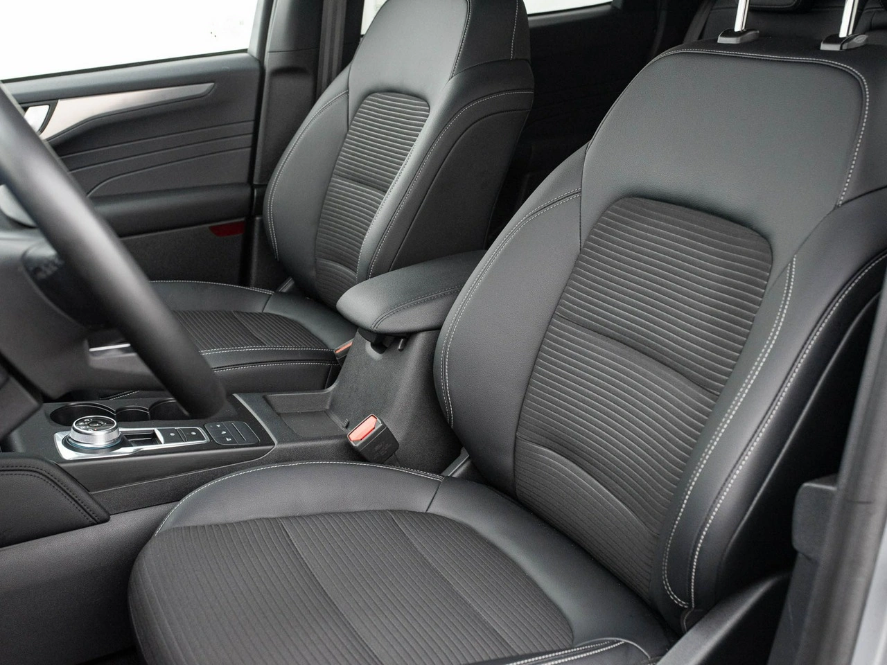 Ford Kuga - Zdjęcie 9