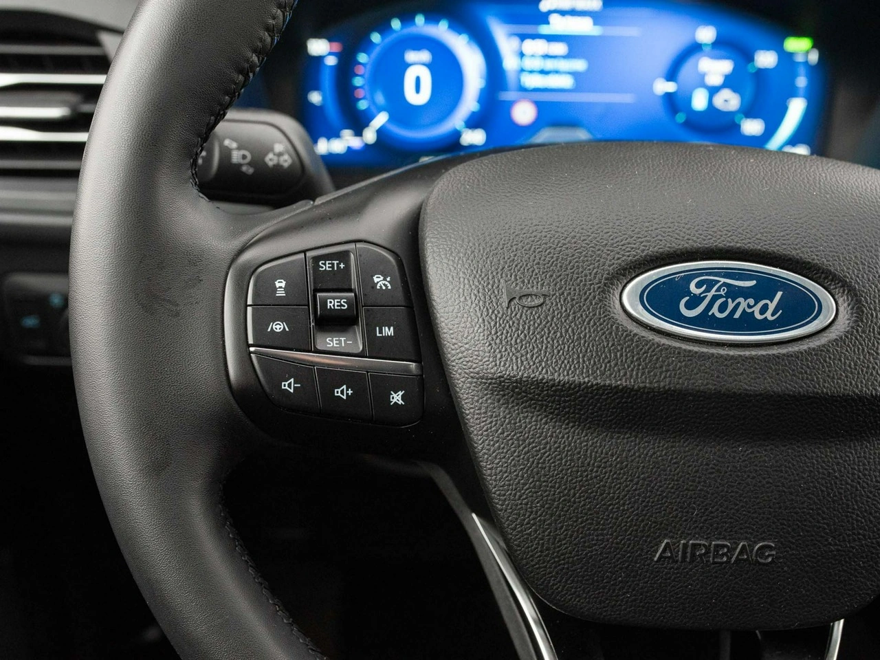 Ford Kuga - Zdjęcie 11
