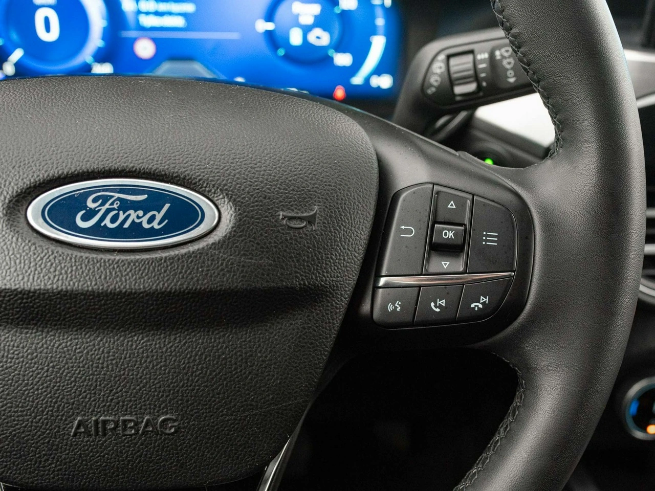 Ford Kuga - Zdjęcie 12