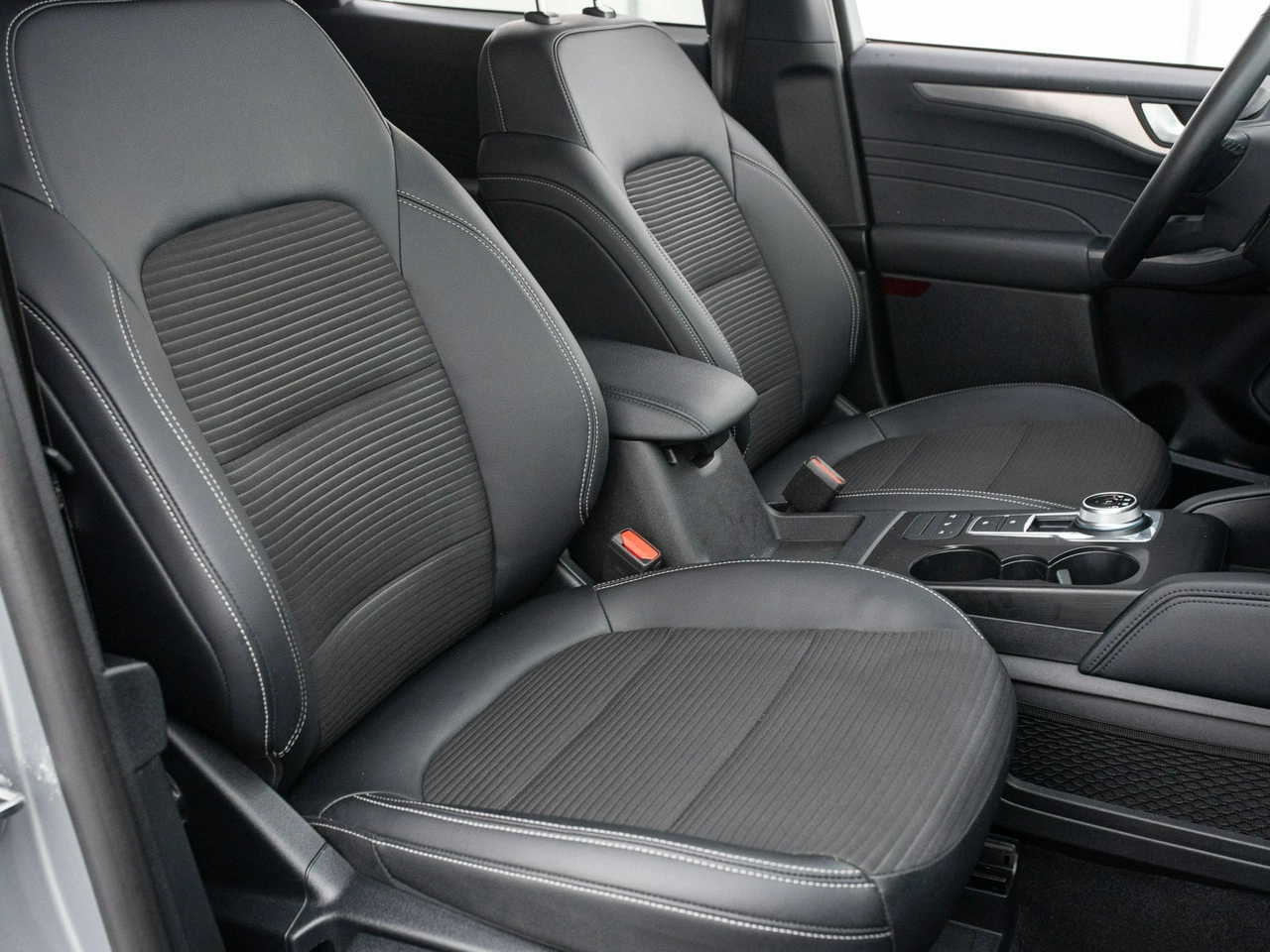Ford Kuga - Zdjęcie 29