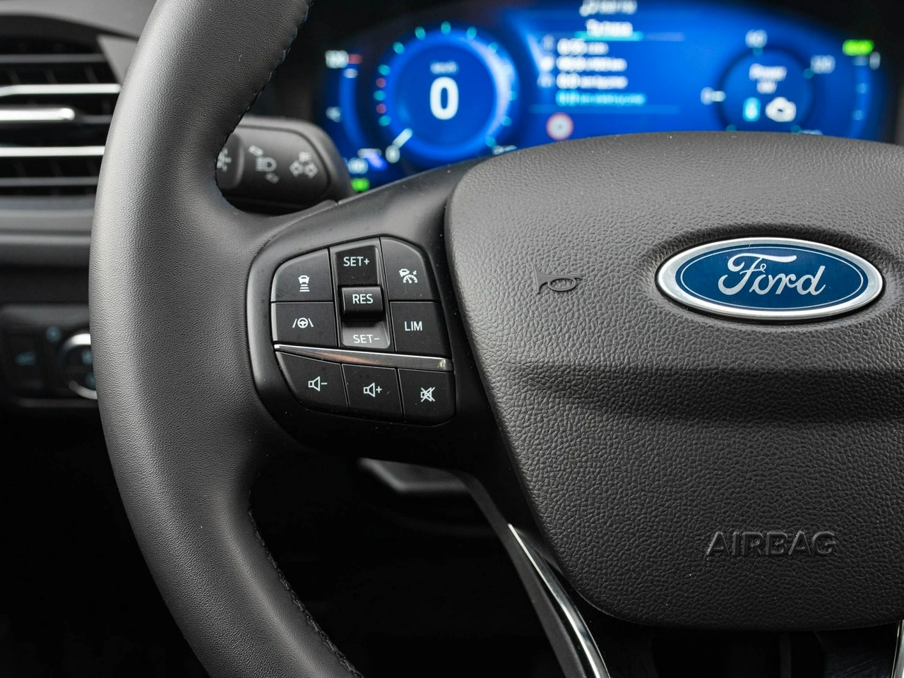 Ford Kuga - Zdjęcie 12