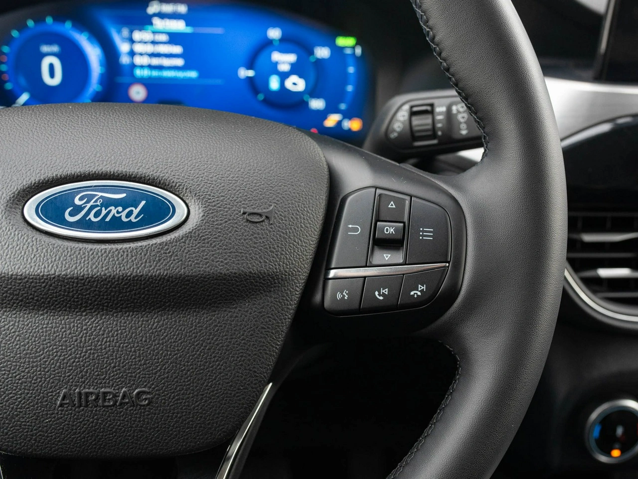 Ford Kuga - Zdjęcie 13