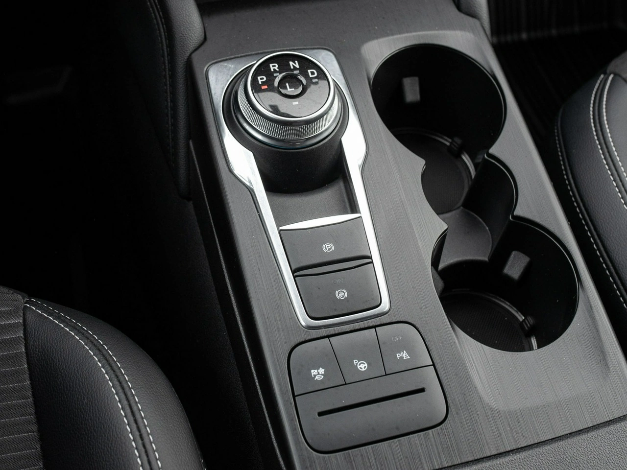 Ford Kuga - Zdjęcie 14