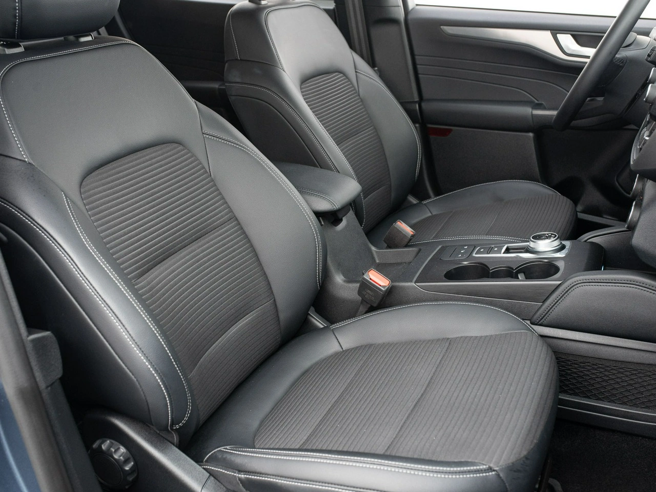 Ford Kuga - Zdjęcie 30