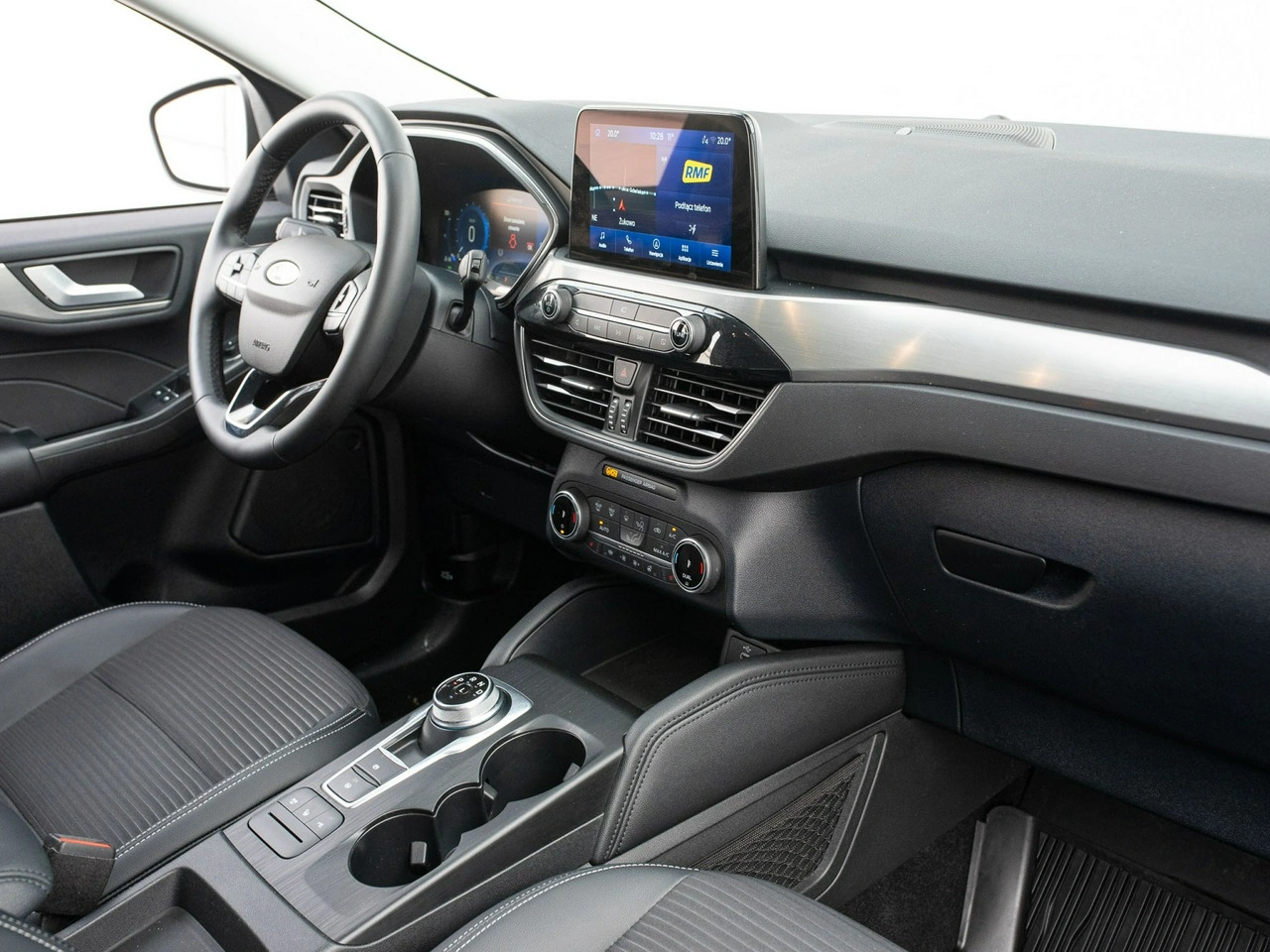Ford Kuga - Zdjęcie 31