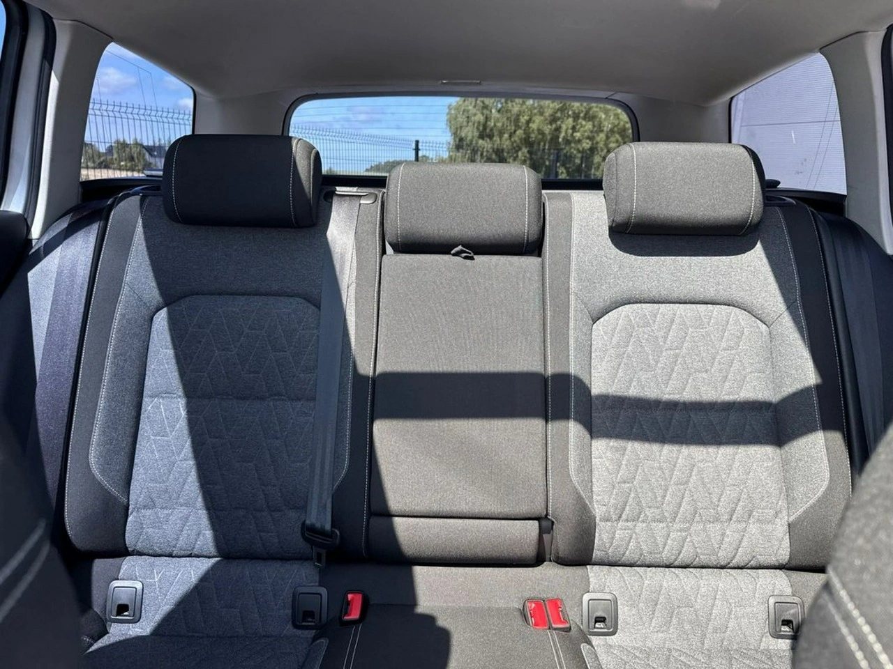 Volkswagen Passat - Zdjęcie 14