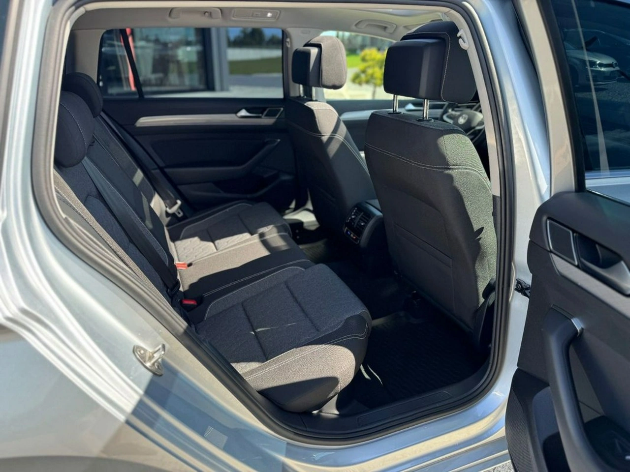 Volkswagen Passat - Zdjęcie 15