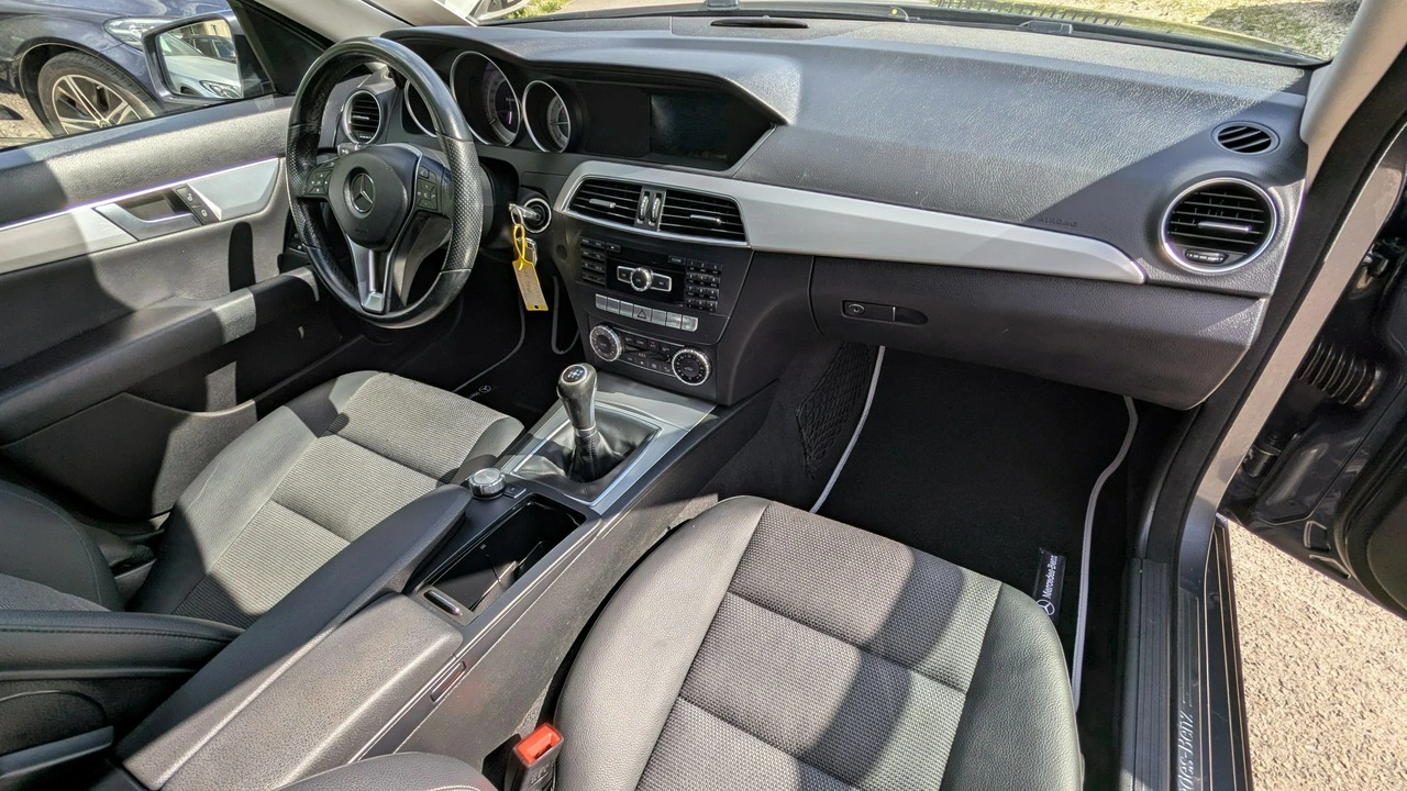 Mercedes C 200 - Zdjęcie 21
