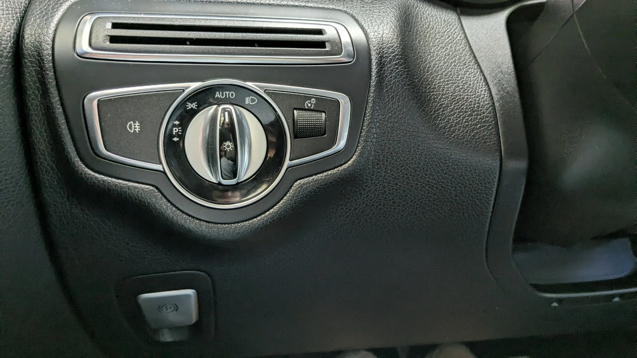 Mercedes C 200 - Zdjęcie 32
