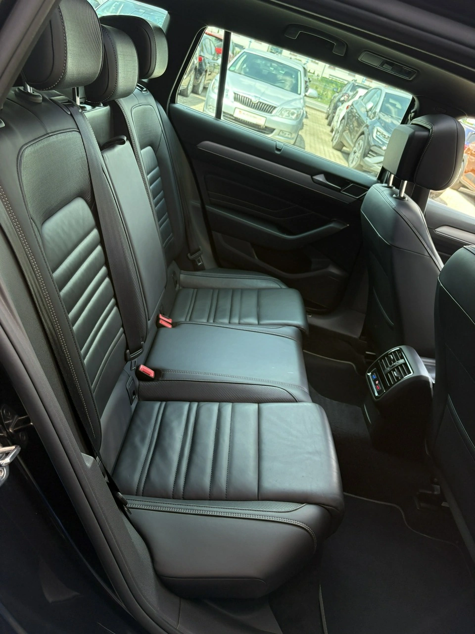 Volkswagen Passat - Zdjęcie 26