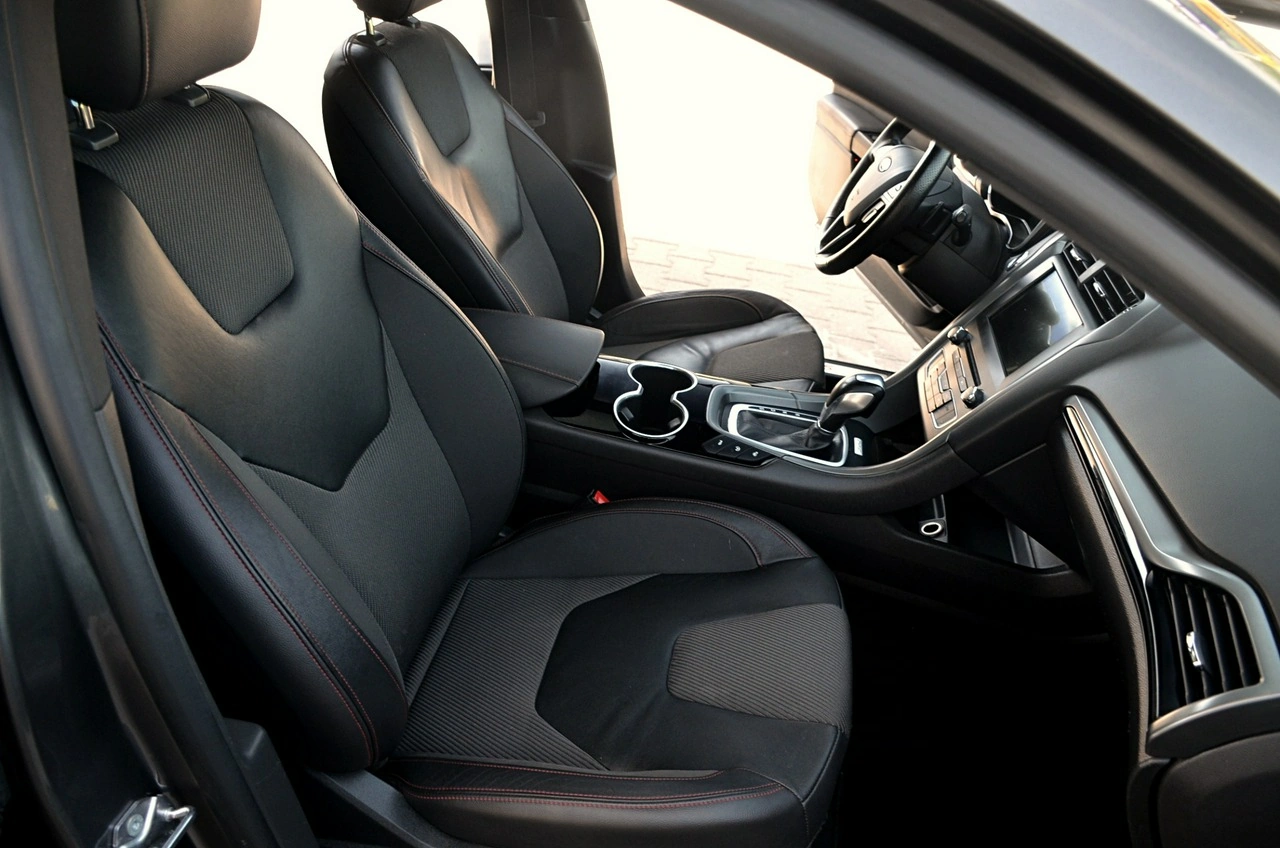 Ford Mondeo - Zdjęcie 24