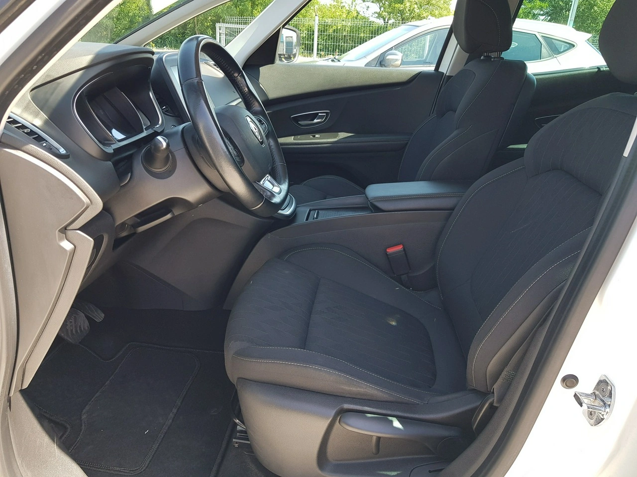 Renault Scenic - Zdjęcie 8