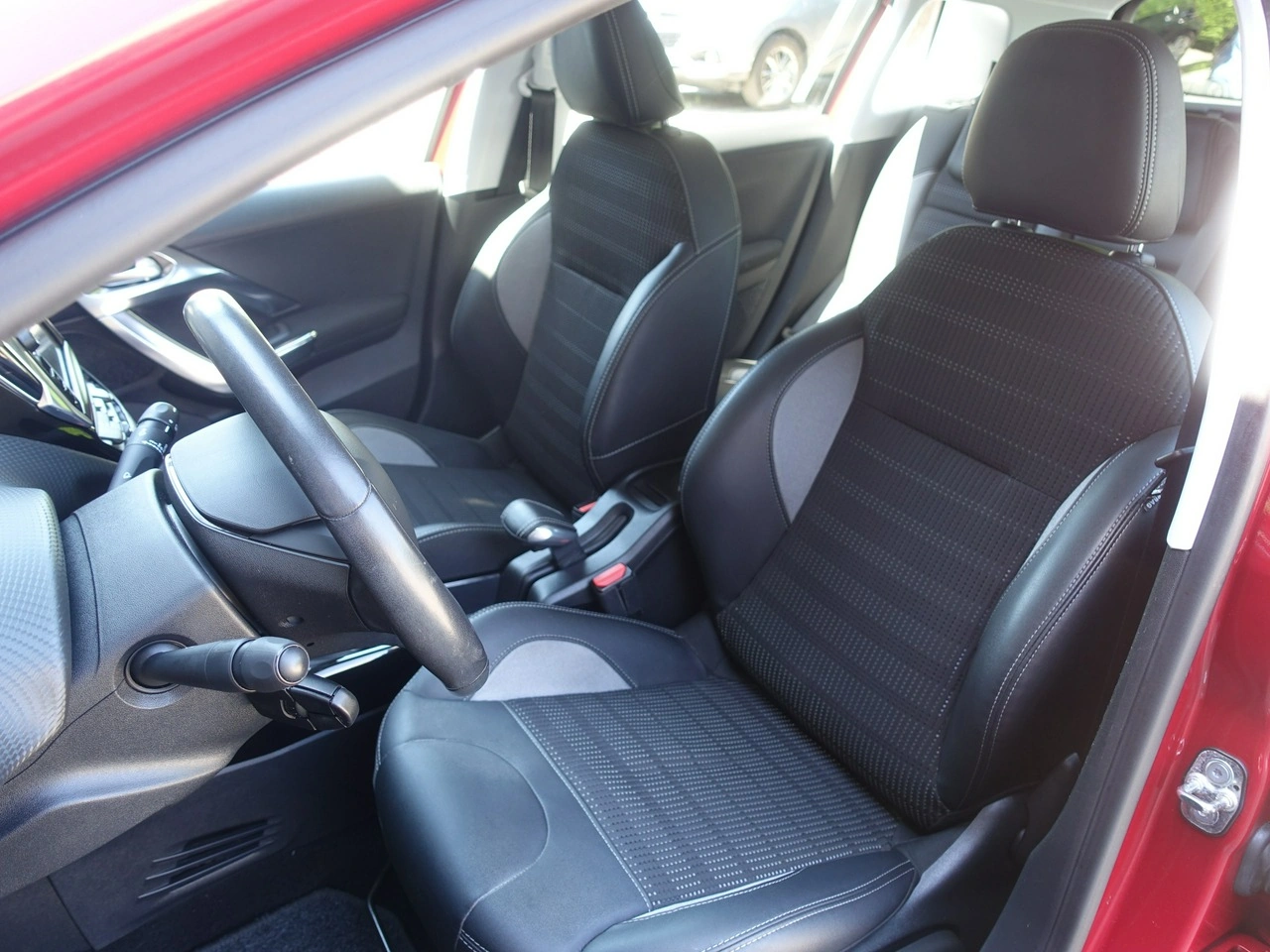Peugeot 2008 - Zdjęcie 9