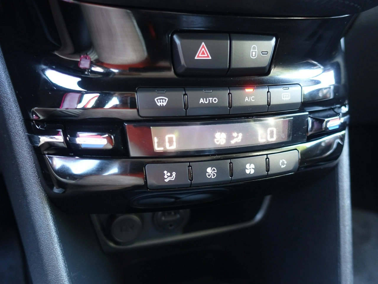 Peugeot 2008 - Zdjęcie 19