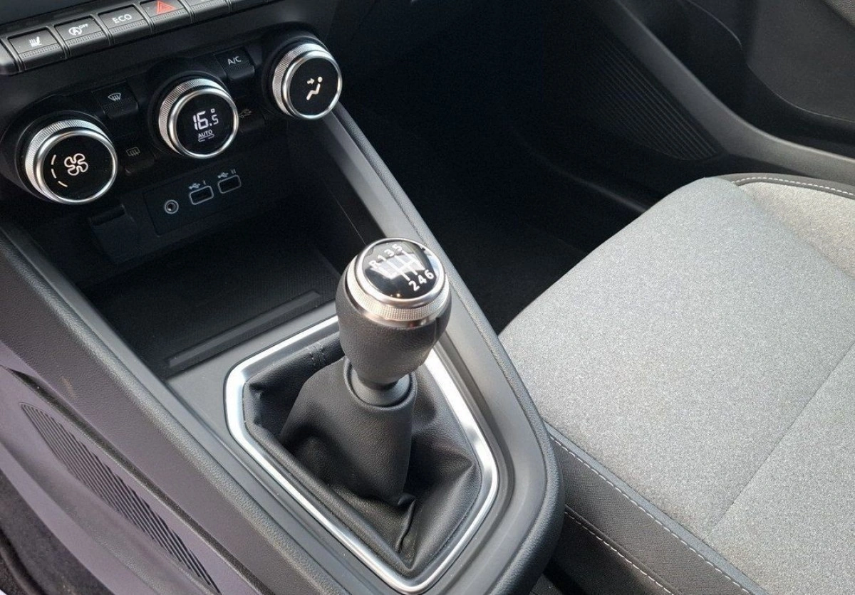 Mitsubishi Colt - Zdjęcie 14