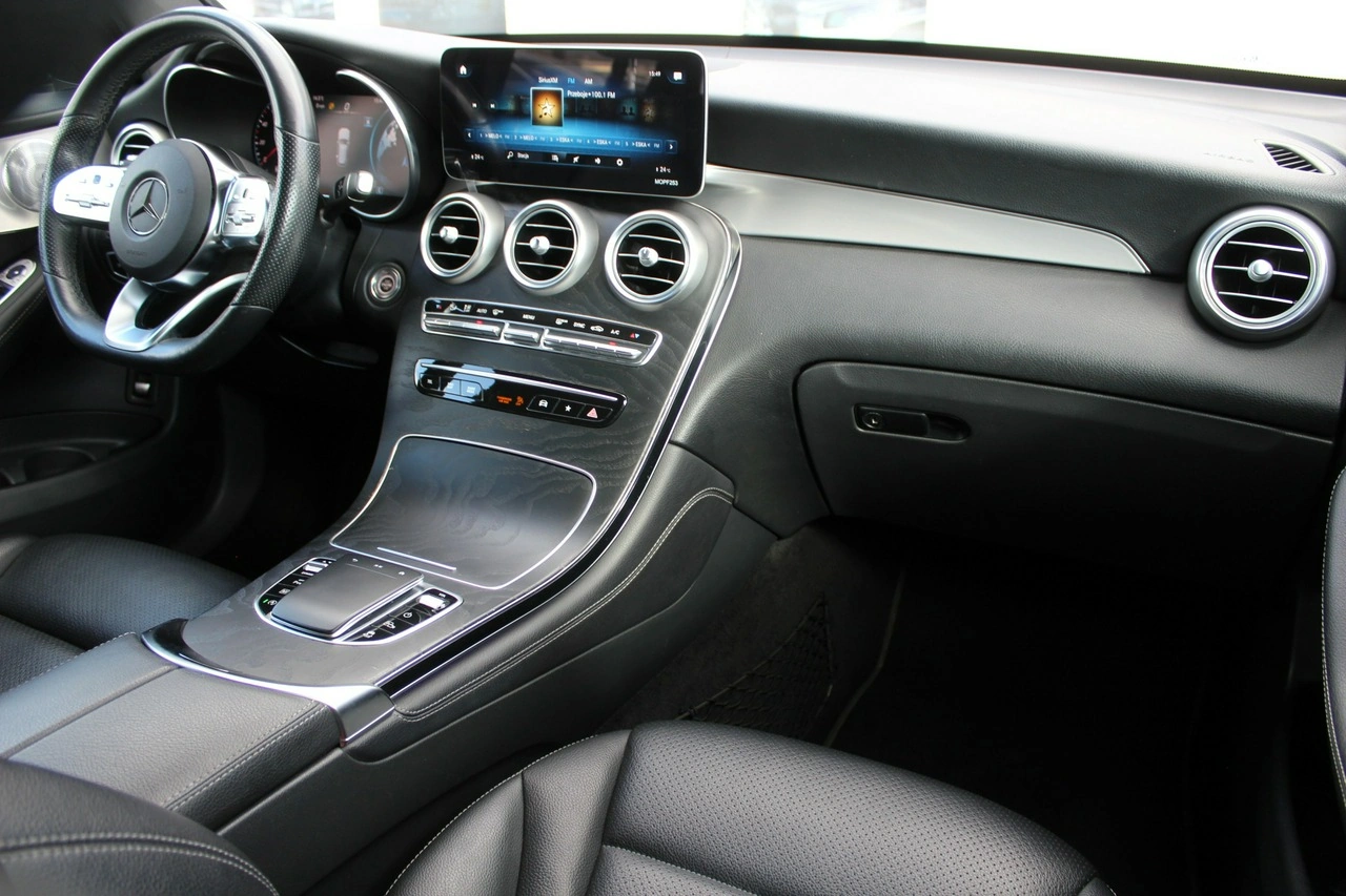 Mercedes GLC 300 - Zdjęcie 11
