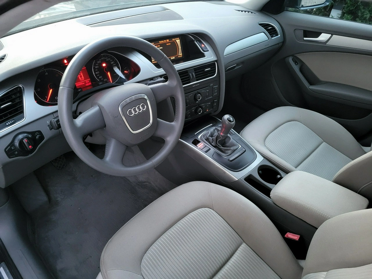 Audi A4 - Zdjęcie 14