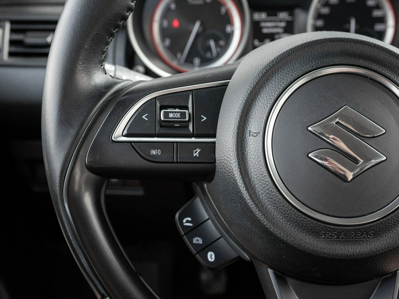 Suzuki Swift - Zdjęcie 10