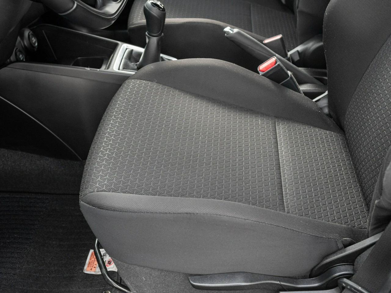 Suzuki Swift - Zdjęcie 8