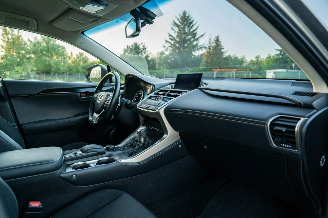 Lexus NX - Zdjęcie 22