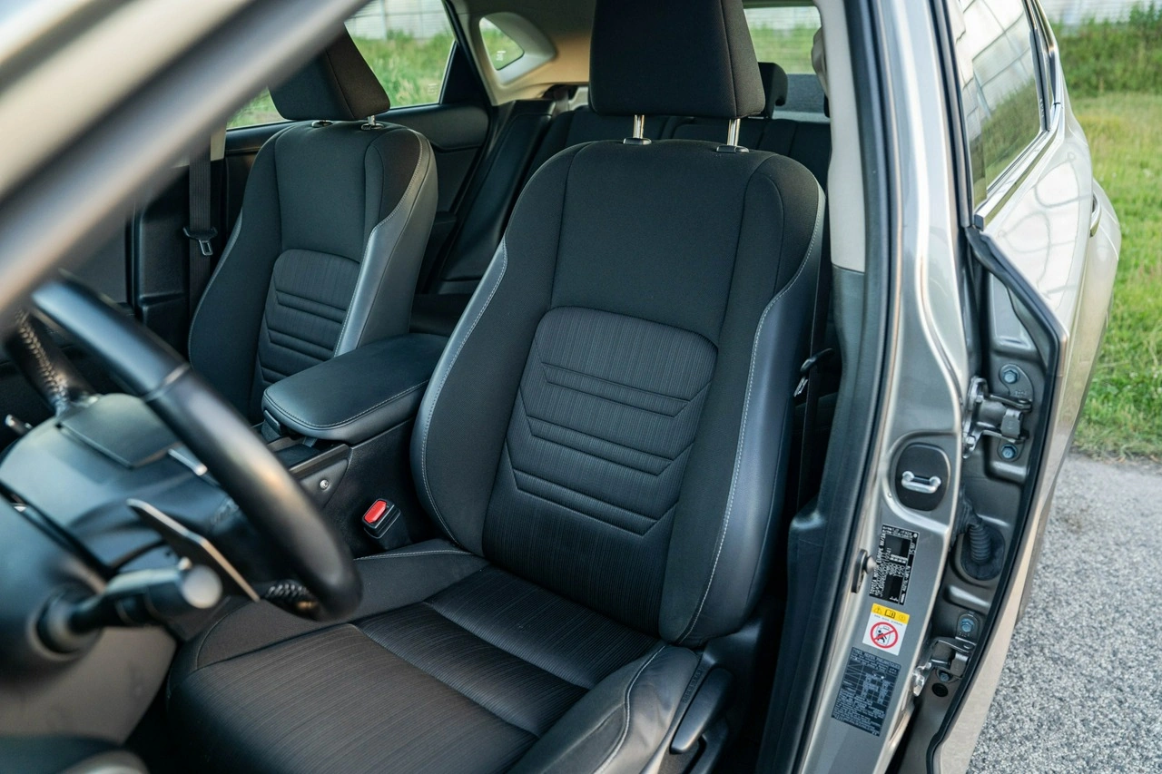 Lexus NX - Zdjęcie 23
