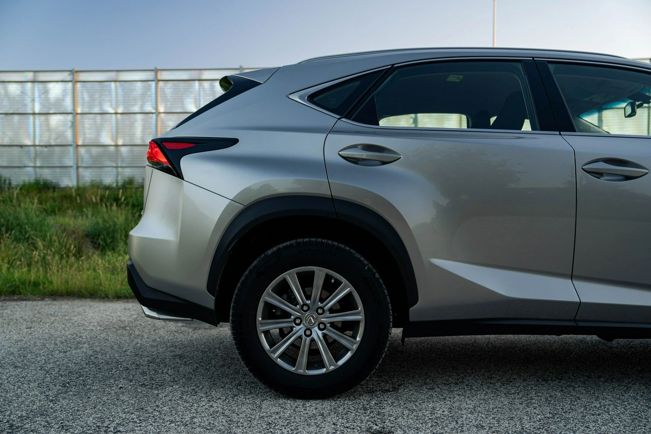 Lexus NX - Zdjęcie 6