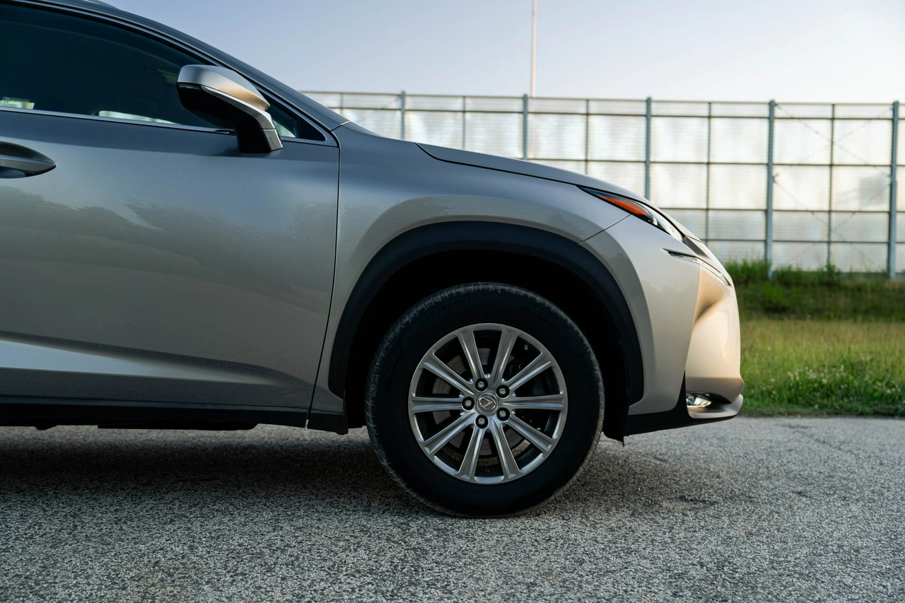 Lexus NX - Zdjęcie 7