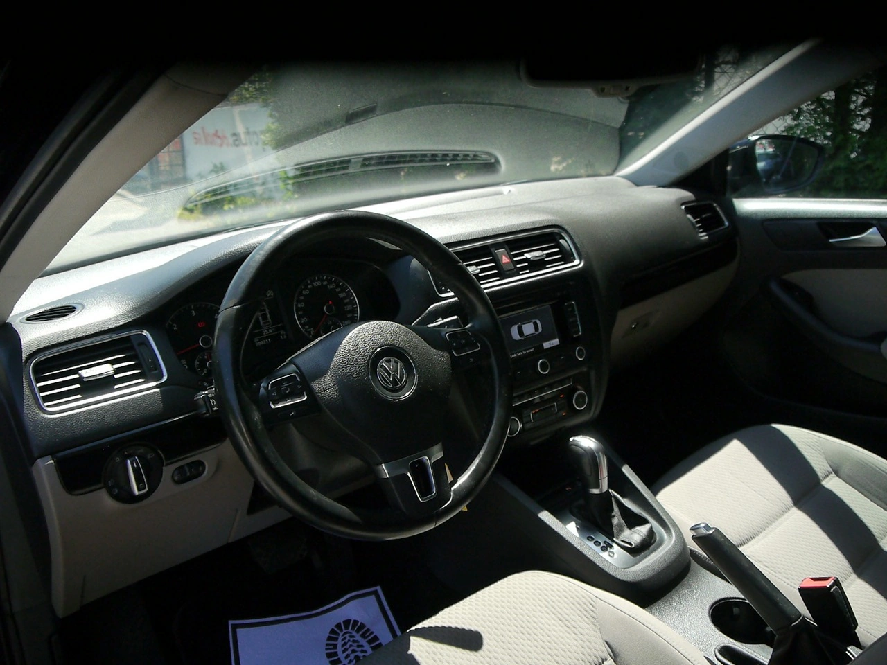 Volkswagen Jetta - Zdjęcie 27