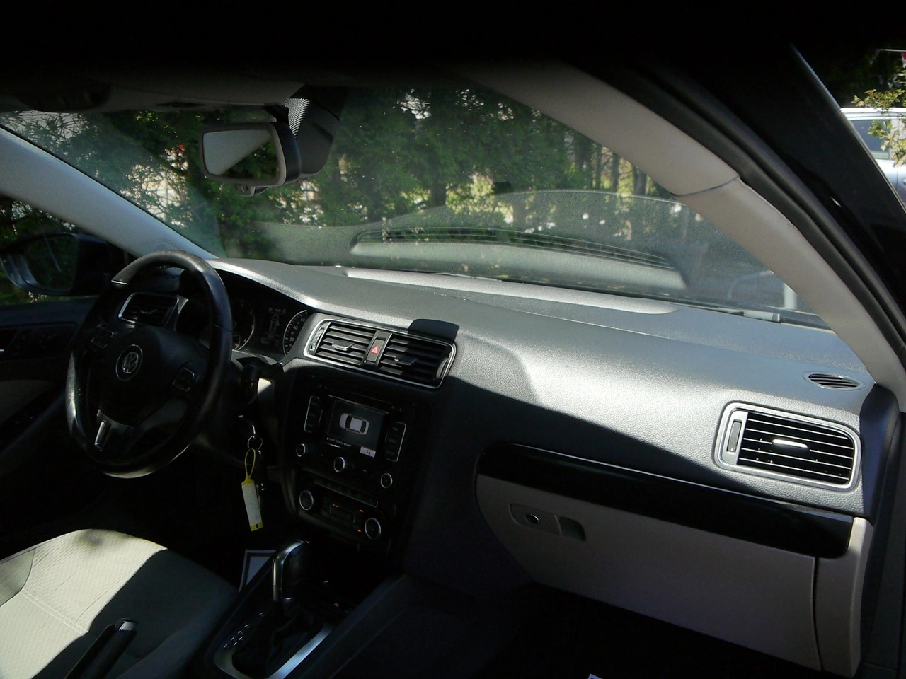 Volkswagen Jetta - Zdjęcie 28