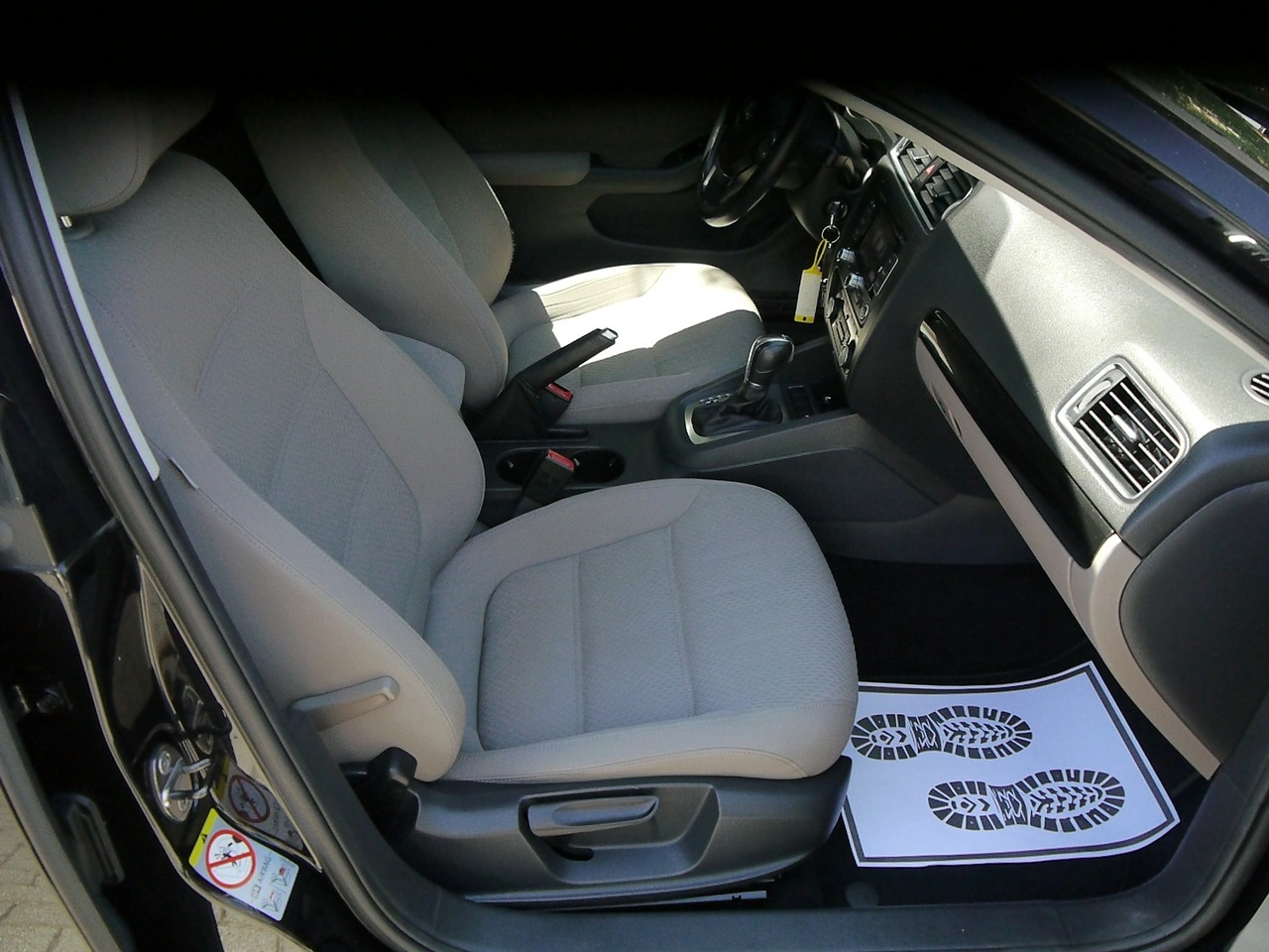 Volkswagen Jetta - Zdjęcie 29