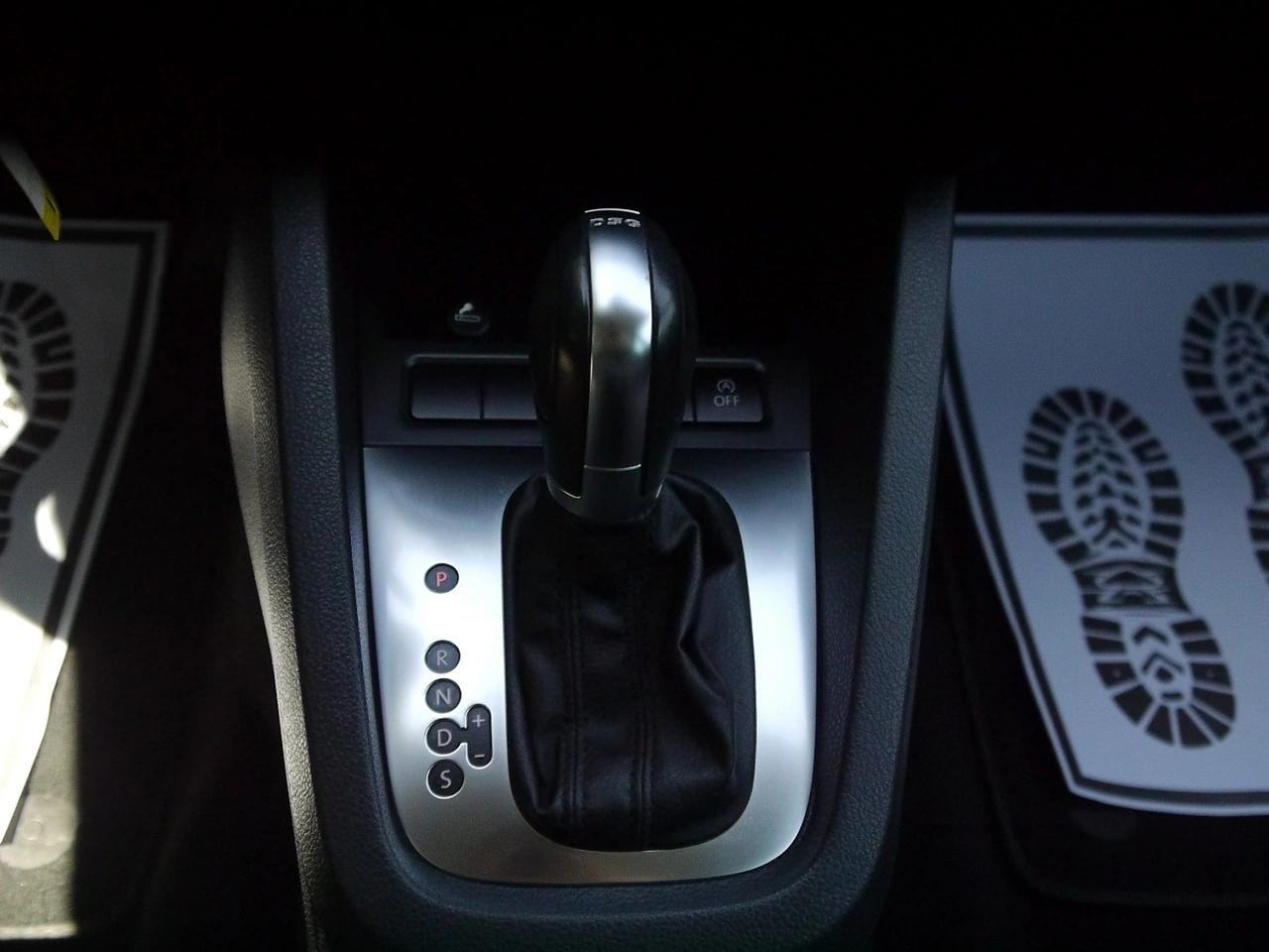 Volkswagen Jetta - Zdjęcie 33