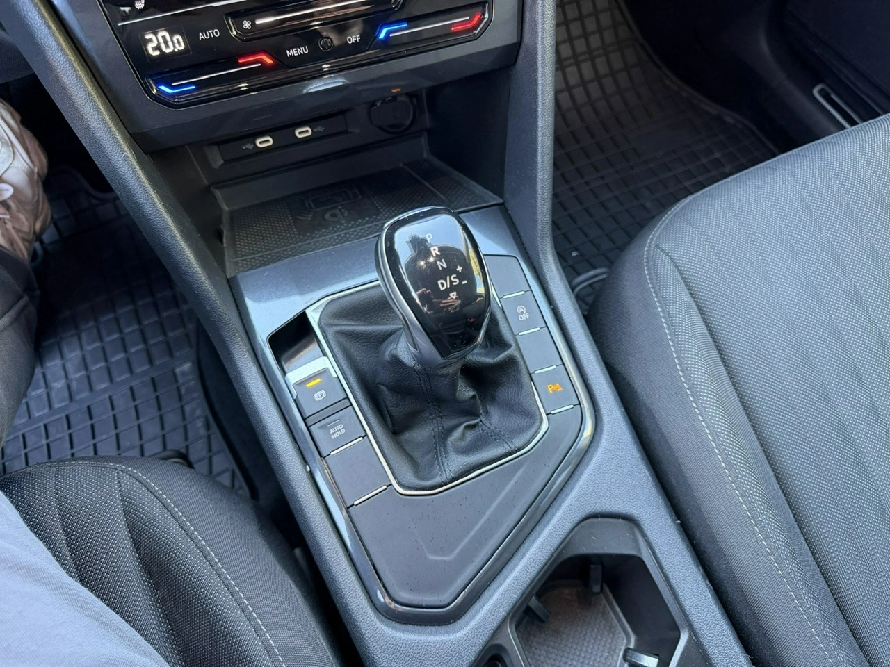 Volkswagen Tiguan Allspace - Zdjęcie 18