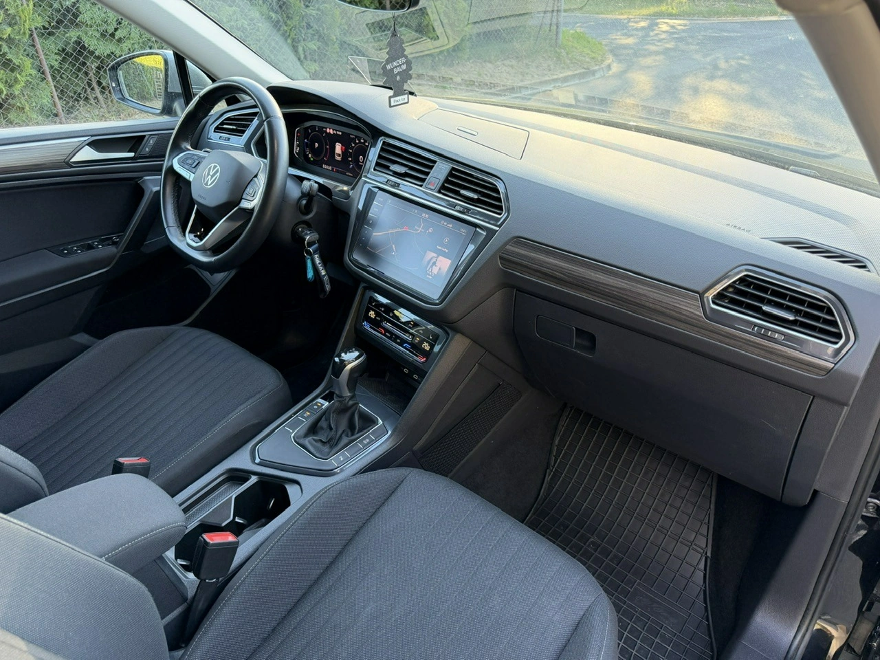 Volkswagen Tiguan Allspace - Zdjęcie 23