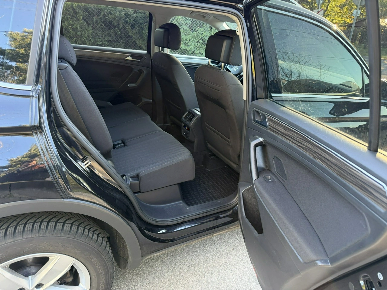 Volkswagen Tiguan Allspace - Zdjęcie 24