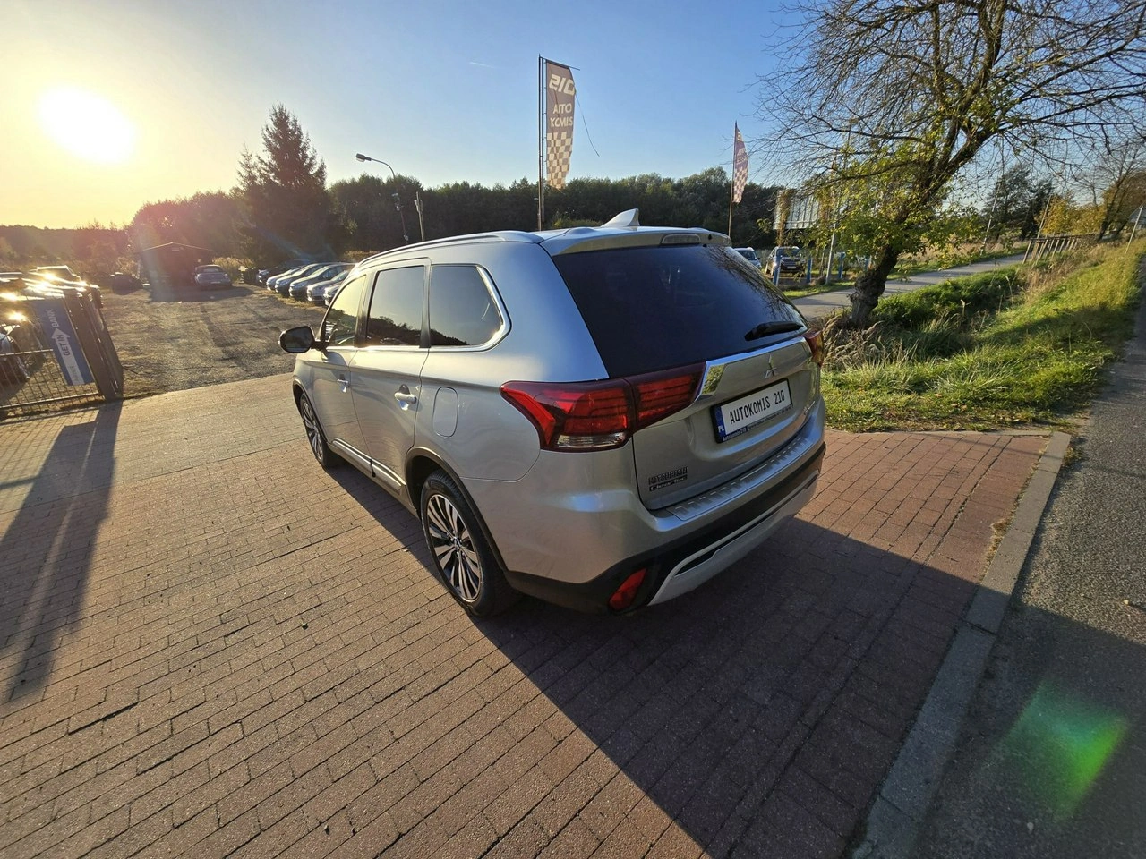 Mitsubishi Outlander - Zdjęcie 6
