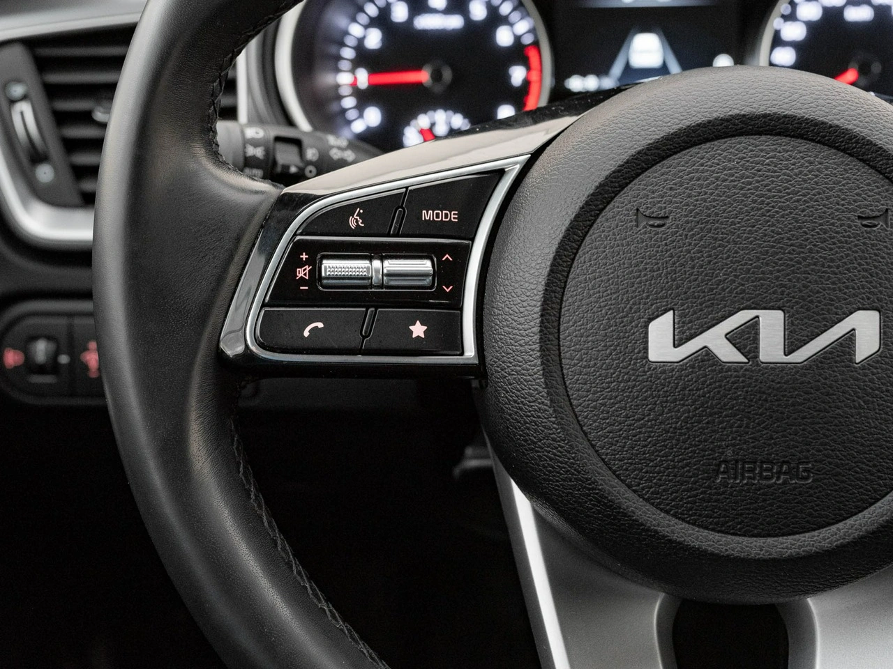 Kia Ceed - Zdjęcie 12