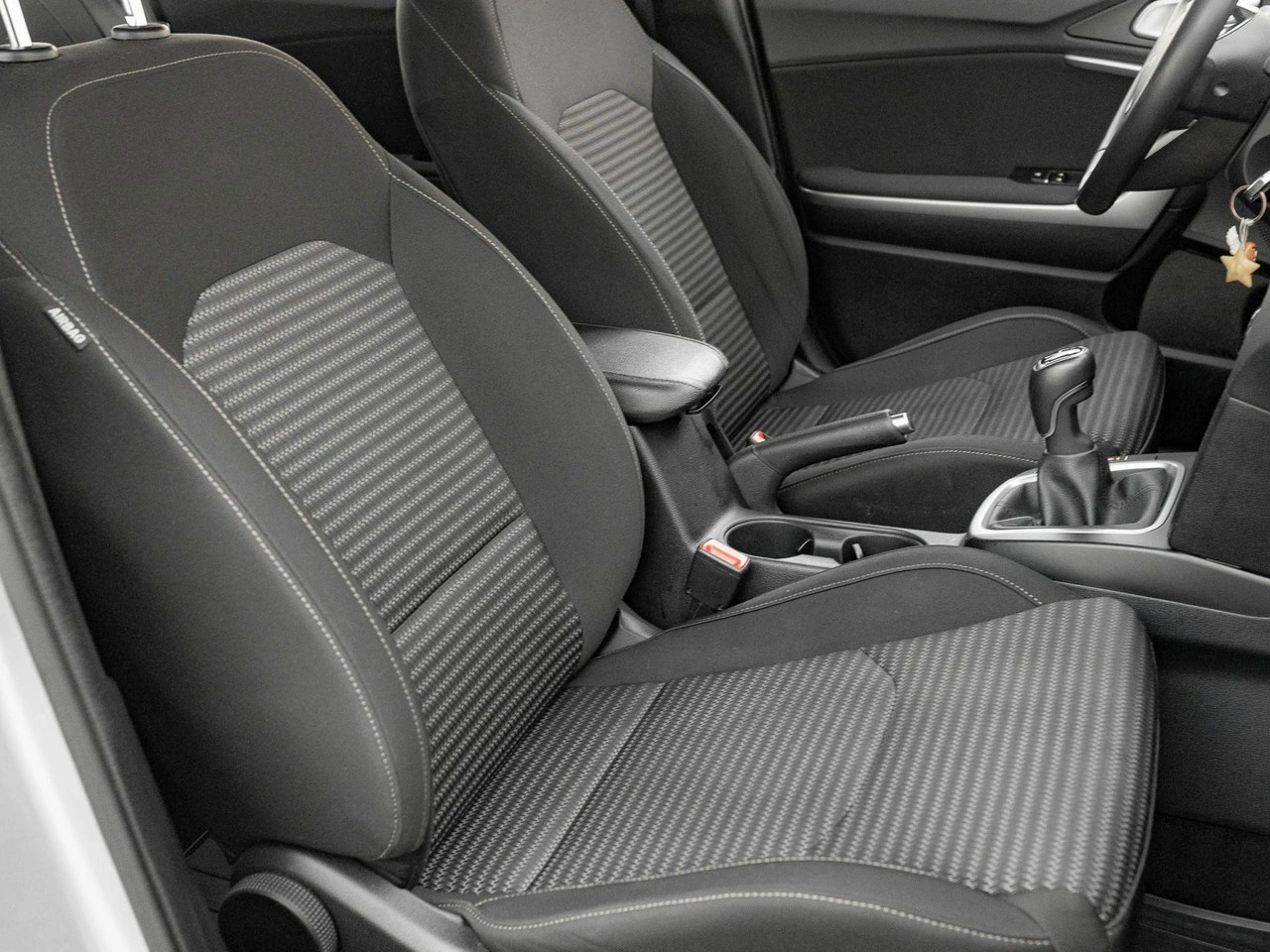 Kia Ceed - Zdjęcie 25