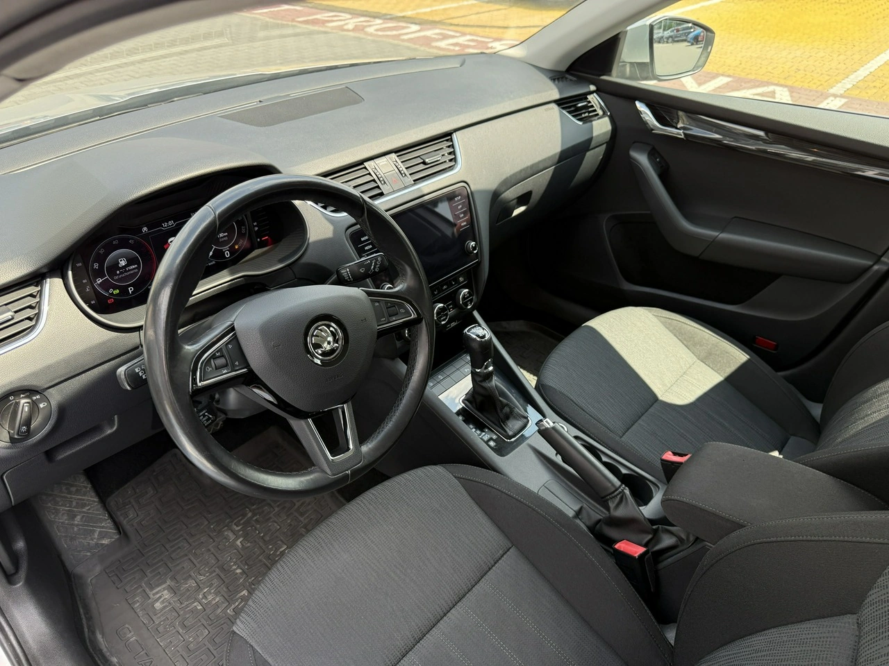 Skoda Octavia - Zdjęcie 9