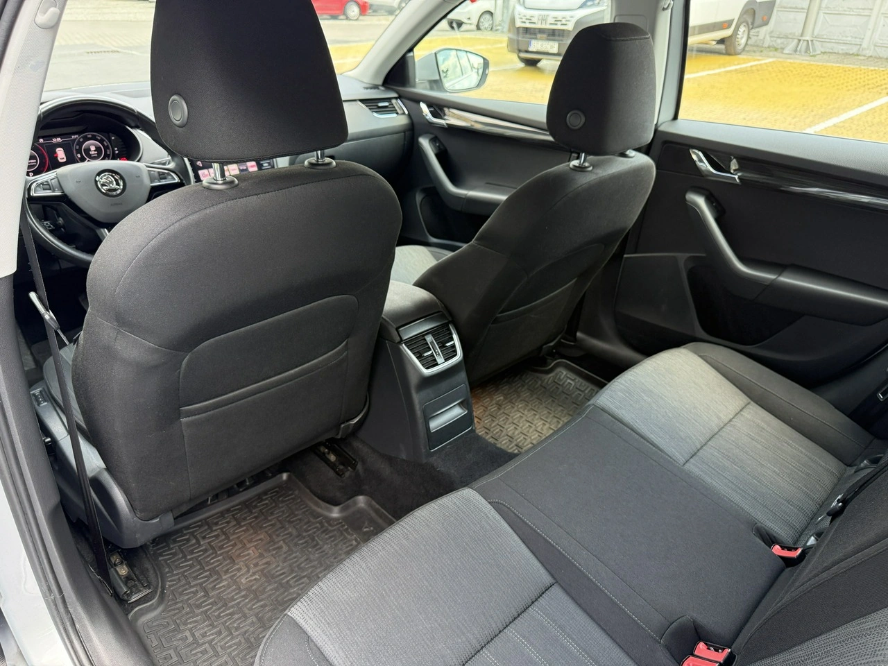 Skoda Octavia - Zdjęcie 24