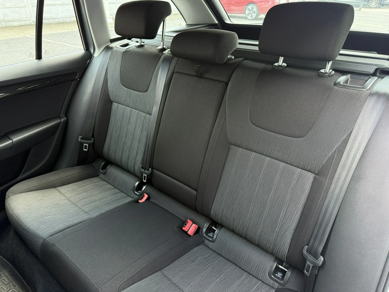 Skoda Octavia - Zdjęcie 25