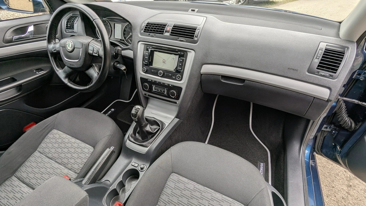 Skoda Octavia - Zdjęcie 18