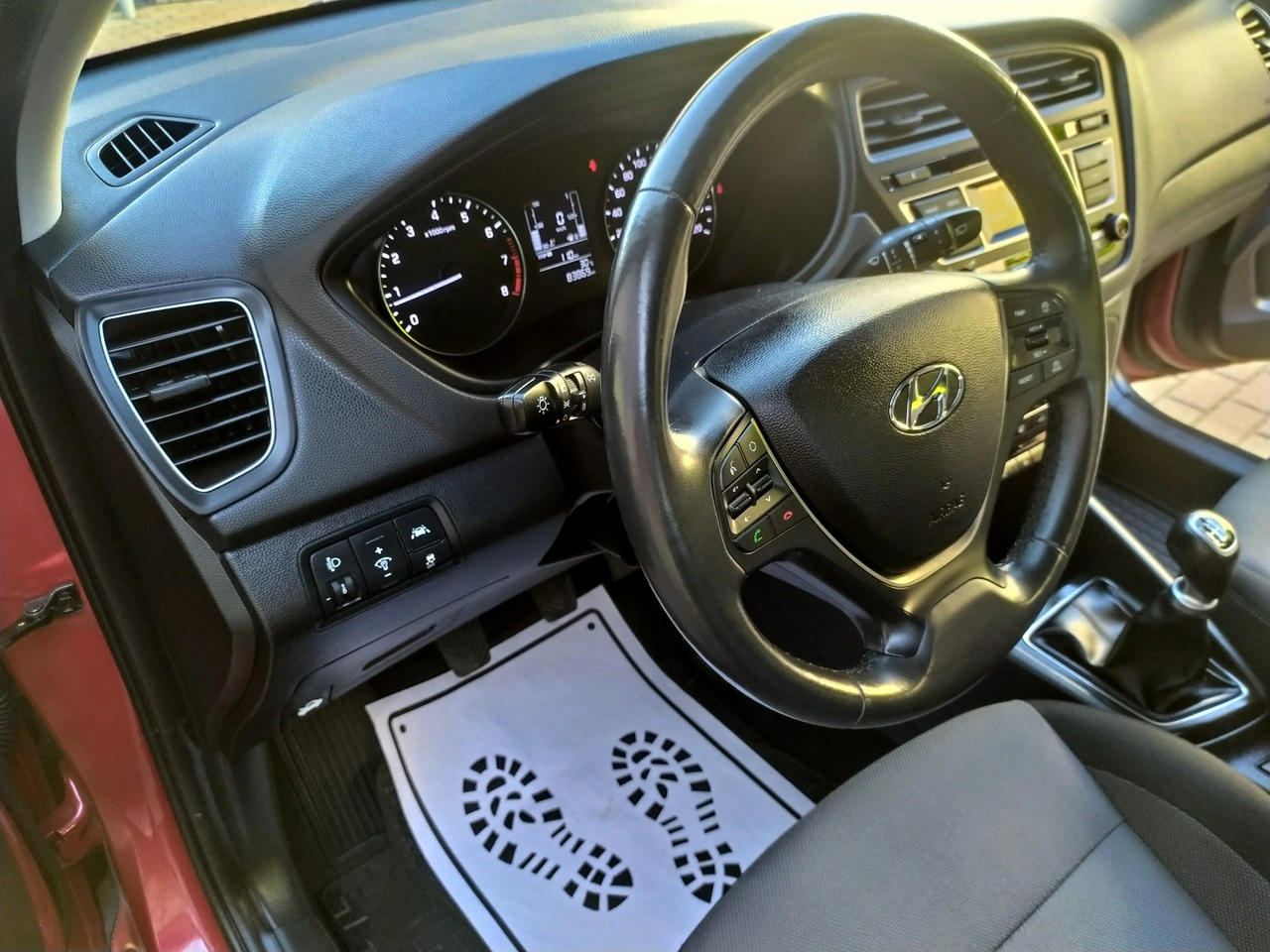 Hyundai i20 - Zdjęcie 15