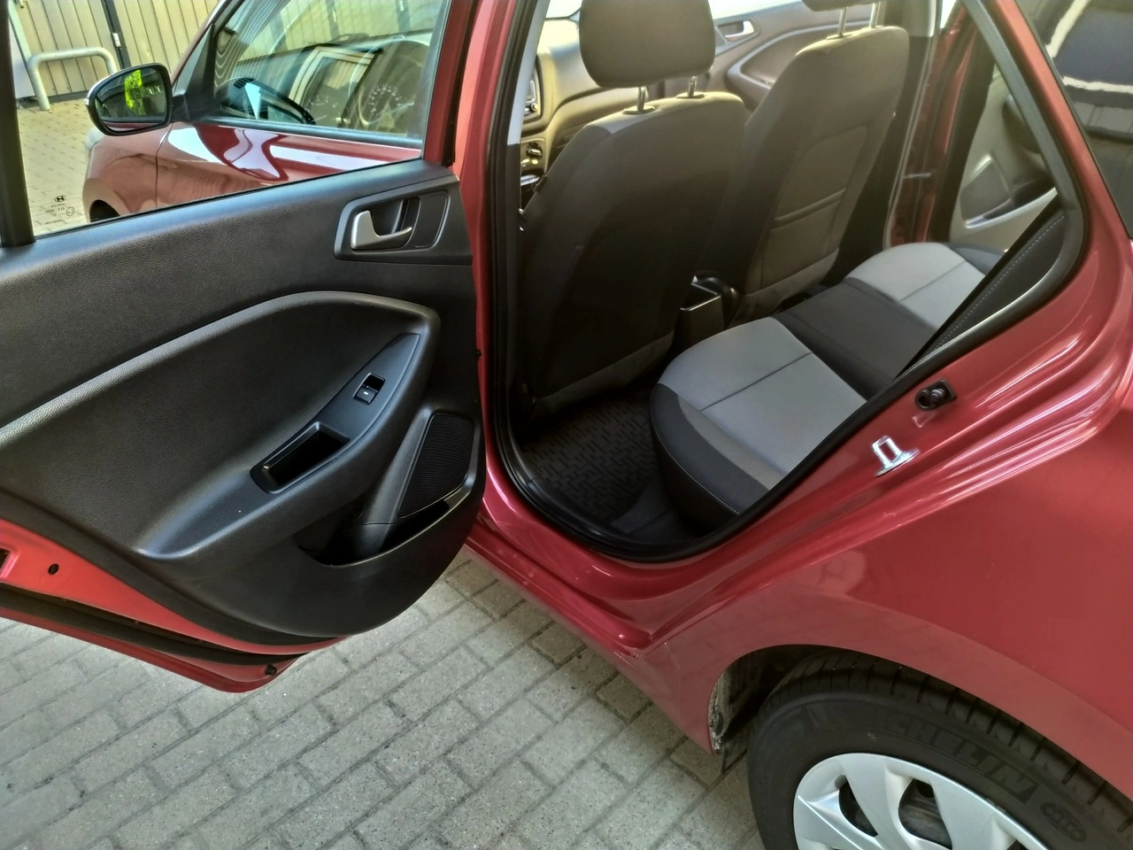 Hyundai i20 - Zdjęcie 20