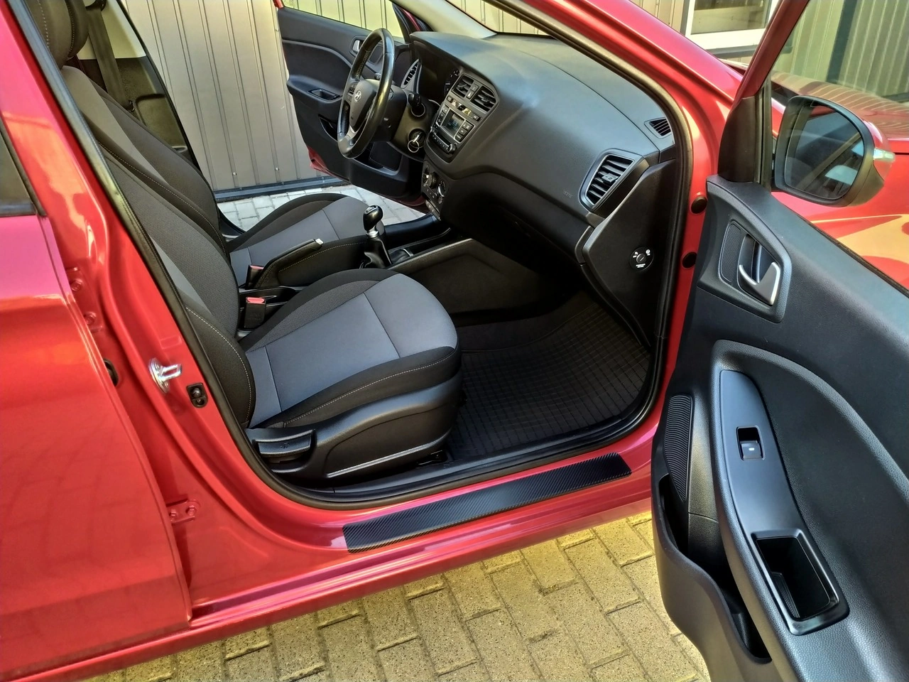 Hyundai i20 - Zdjęcie 24