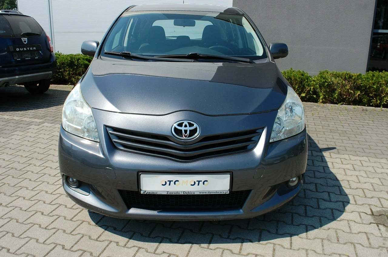 Toyota Verso - Zdjęcie 9