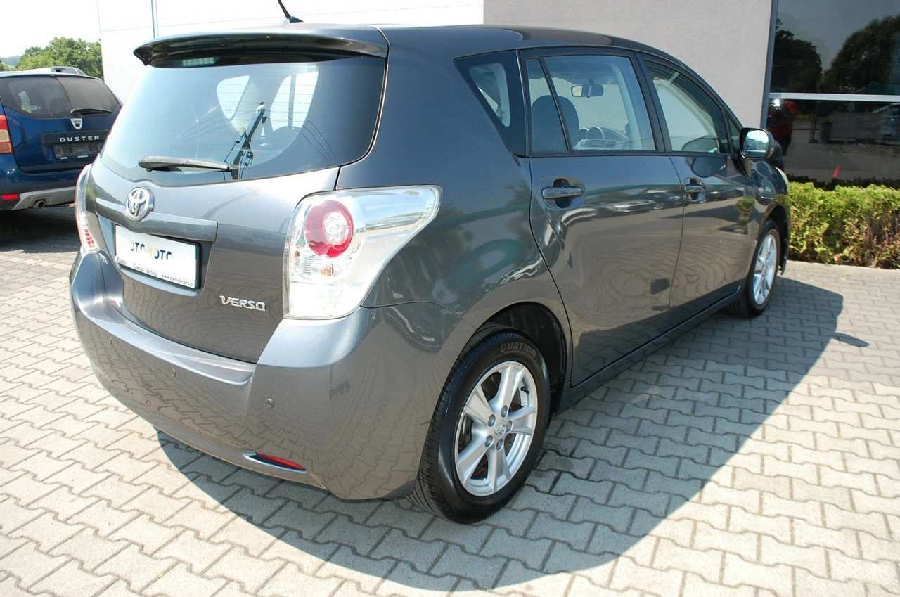 Toyota Verso - Zdjęcie 13