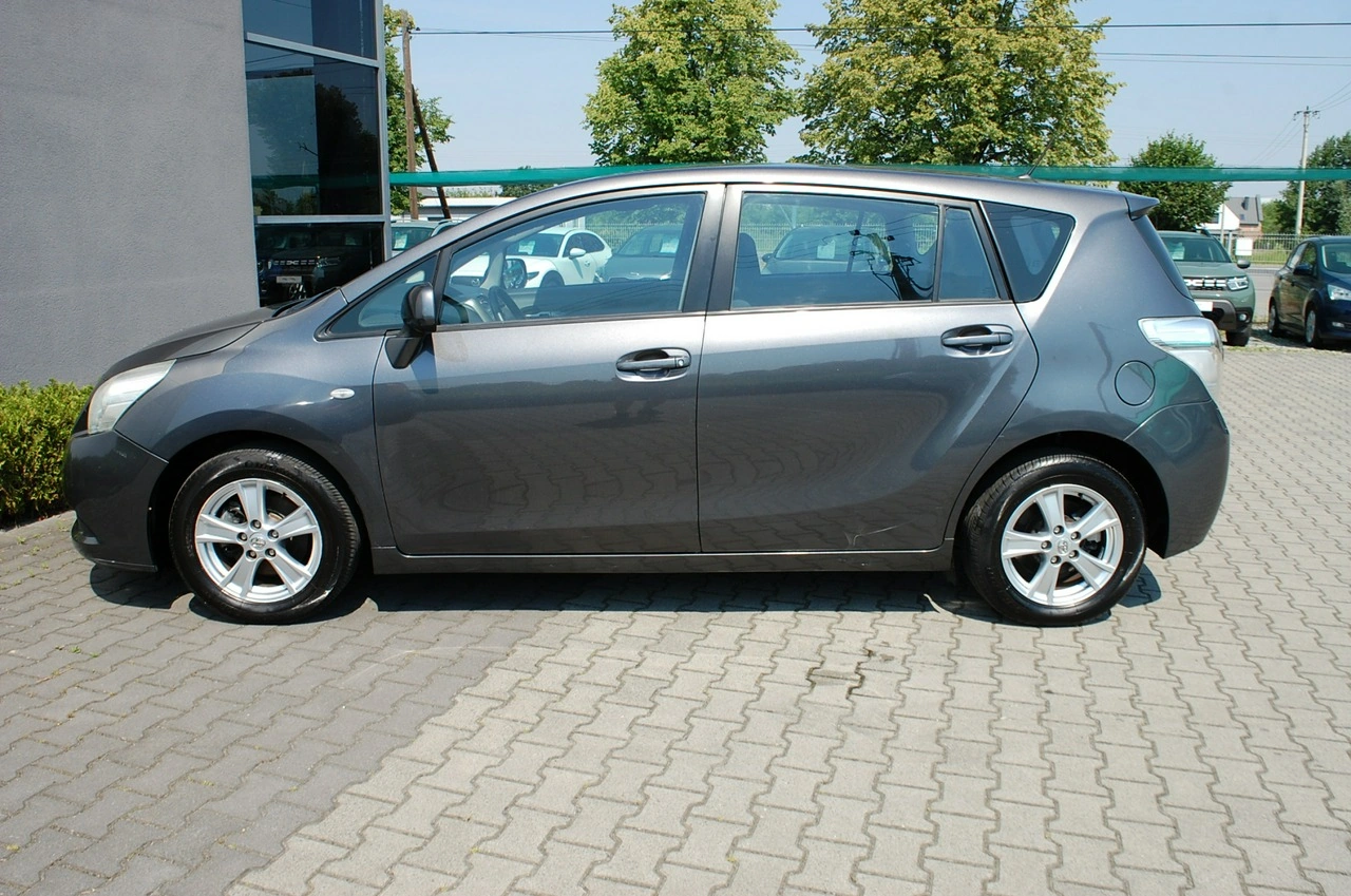 Toyota Verso - Zdjęcie 14