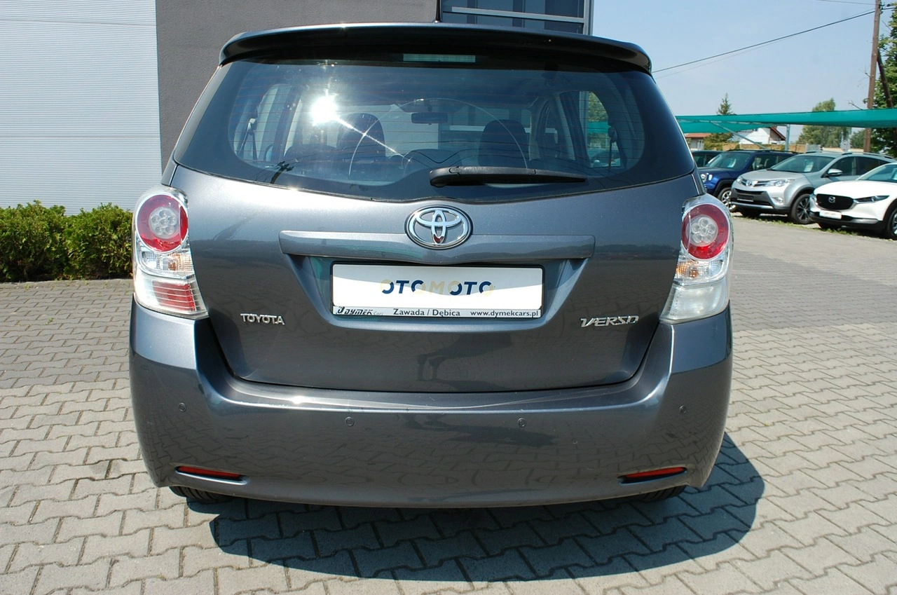 Toyota Verso - Zdjęcie 15
