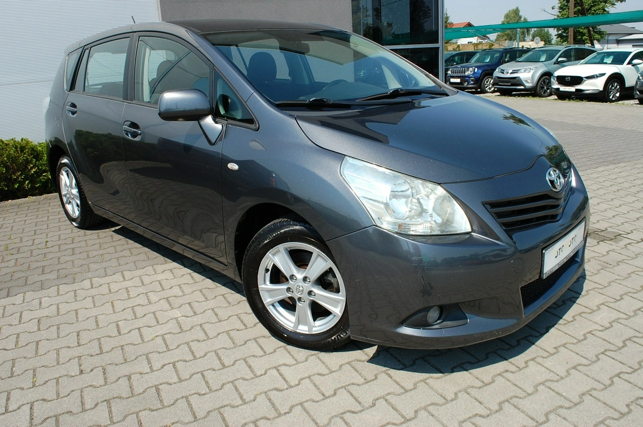 Toyota Verso - Zdjęcie 17