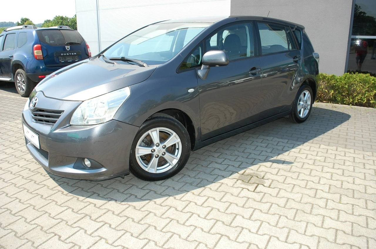 Toyota Verso - Zdjęcie 18
